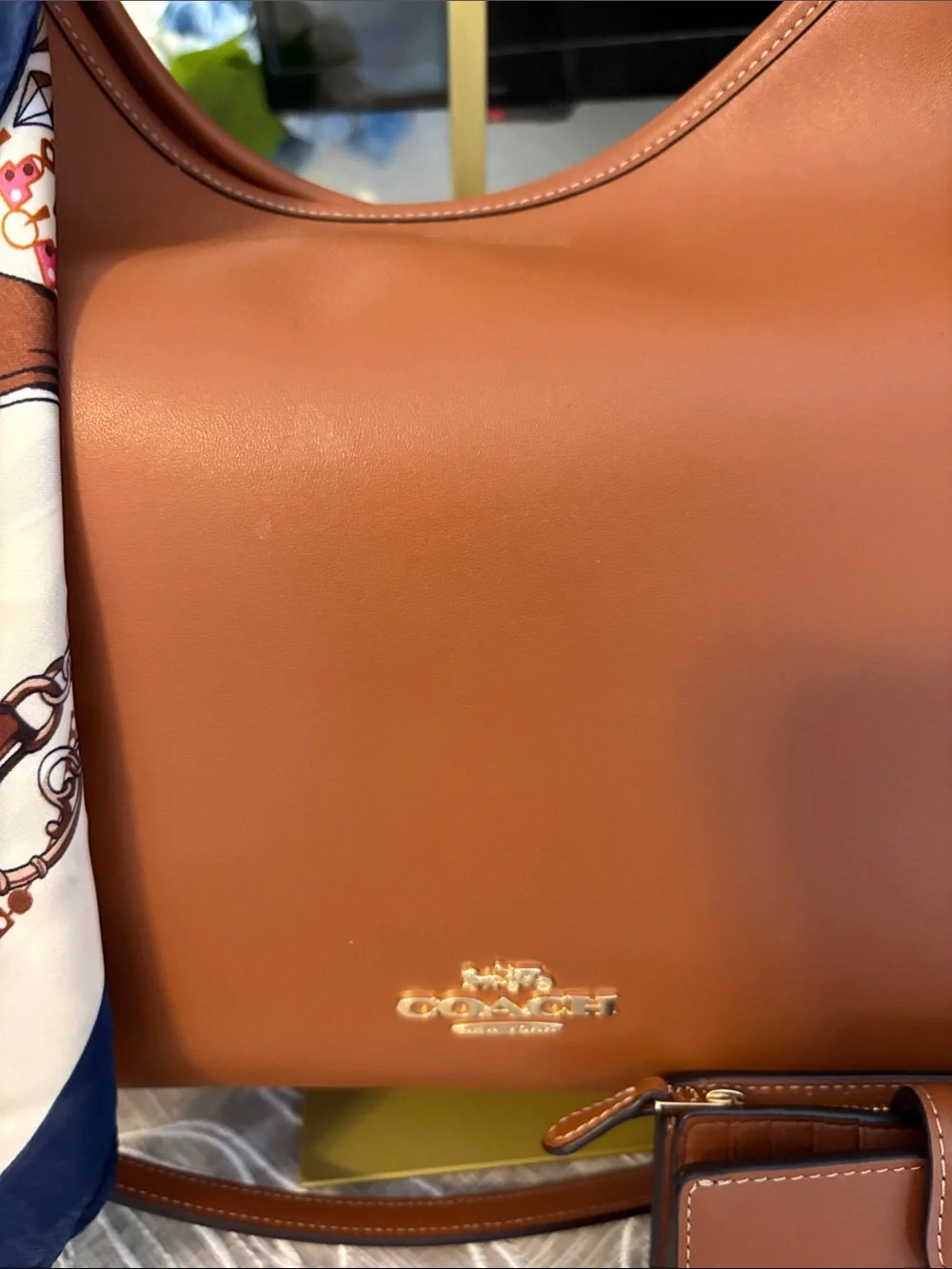Coach Large Laurel with matching wallet - Picture 3 of 13